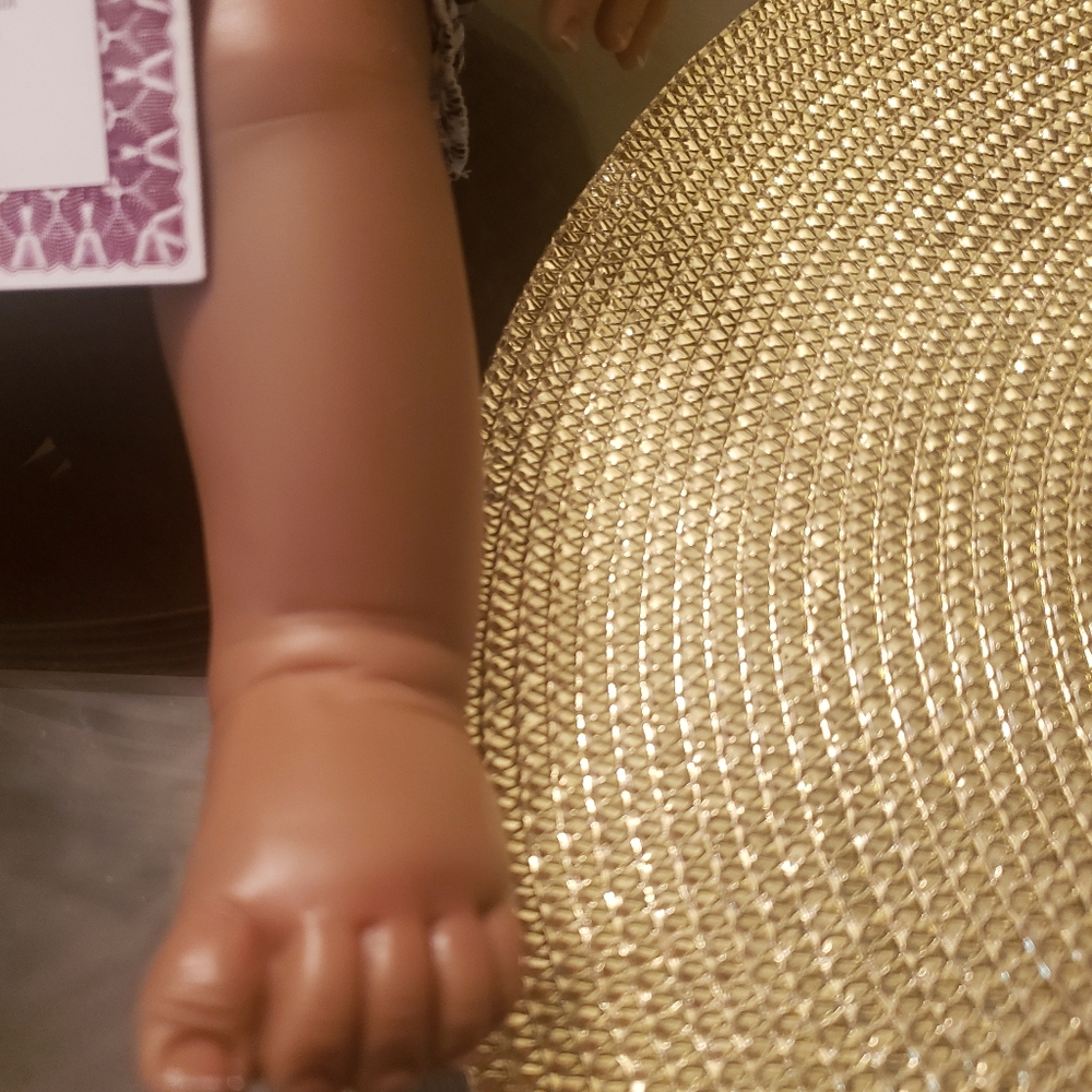 ASHTON-DRAKE GALLERIES "ALANNA" DOLL - Picture 4 of 6